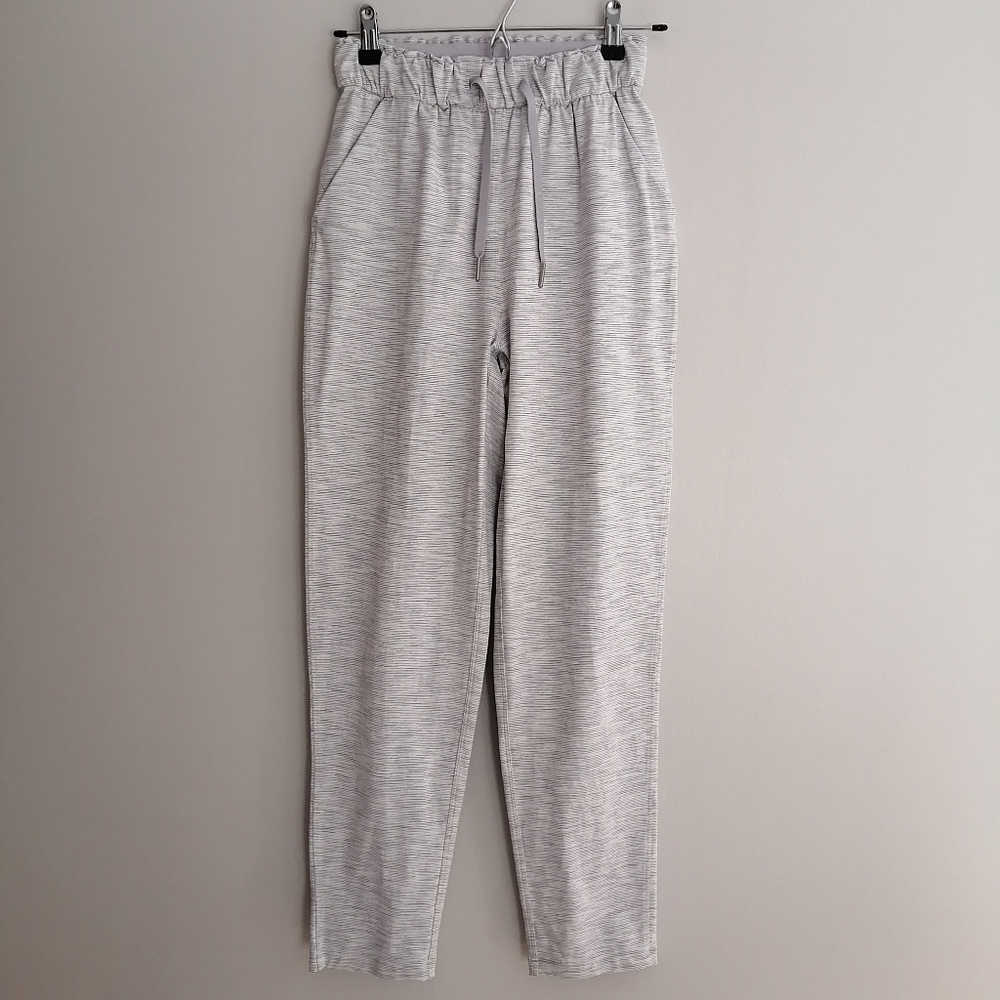 Lululemon Keep Moving Pants High Rise Size 2 In Space Nimbus White Gray Stripe